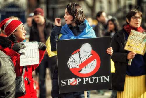 Rusia saca su patita totalitaria y agresora y bloquea la web de varios partidos políticos daneses solo un día antes de las elecciones regionales y locales